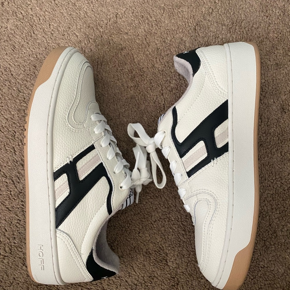 HOFF Metro Sneakers in Grand Central. Size US 9.5.